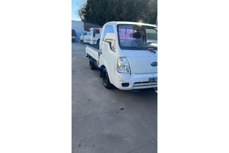 KIA 2700