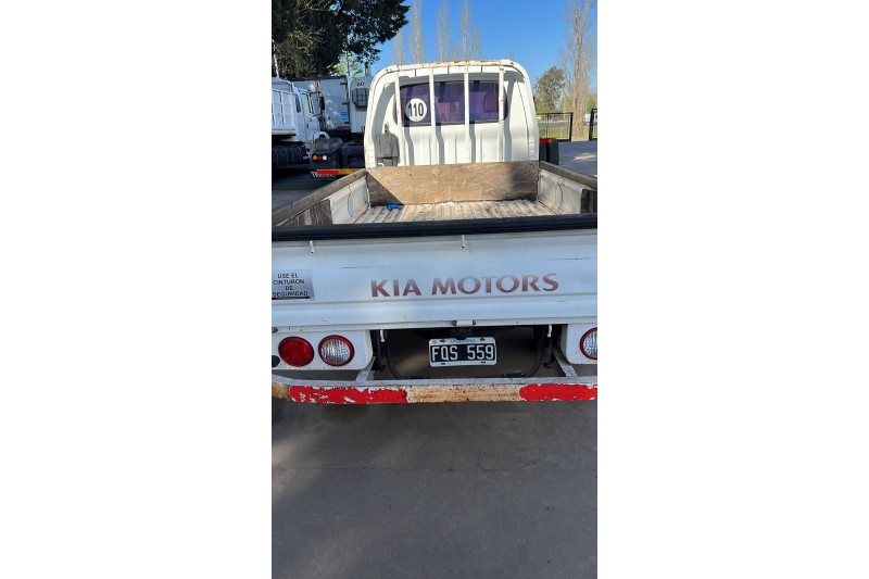 KIA 2700